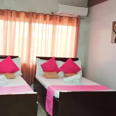 Pacifico\'S Hostel